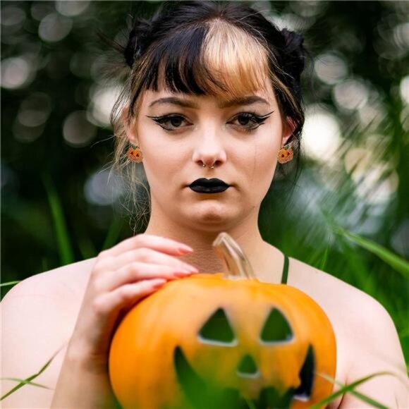 WOWORAMA Halloween Pumpkin Stud Earrings | Smiling Face with Rhinestones. - Picture 3 of 5